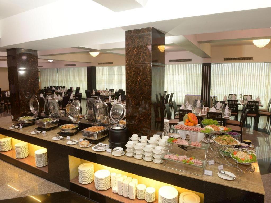 Taw Win Garden Hotel Yangon Exteriör bild