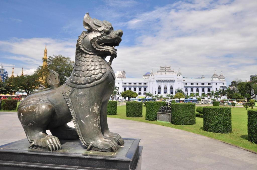 Taw Win Garden Hotel Yangon Exteriör bild