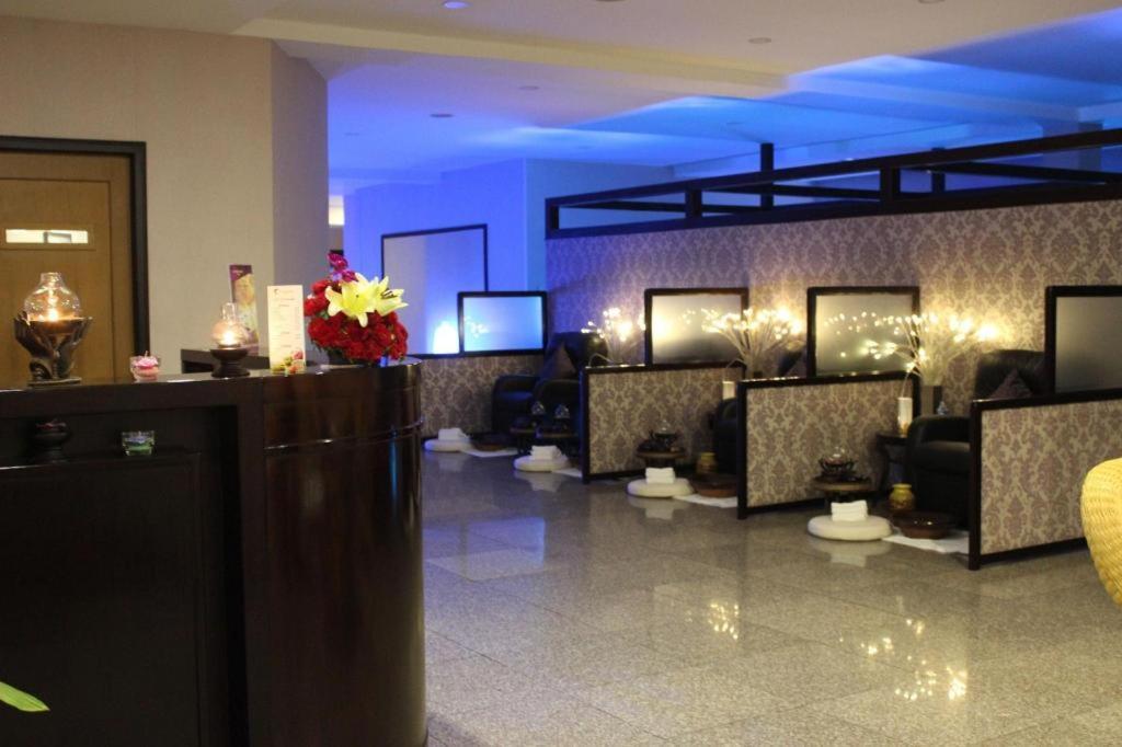 Taw Win Garden Hotel Yangon Exteriör bild