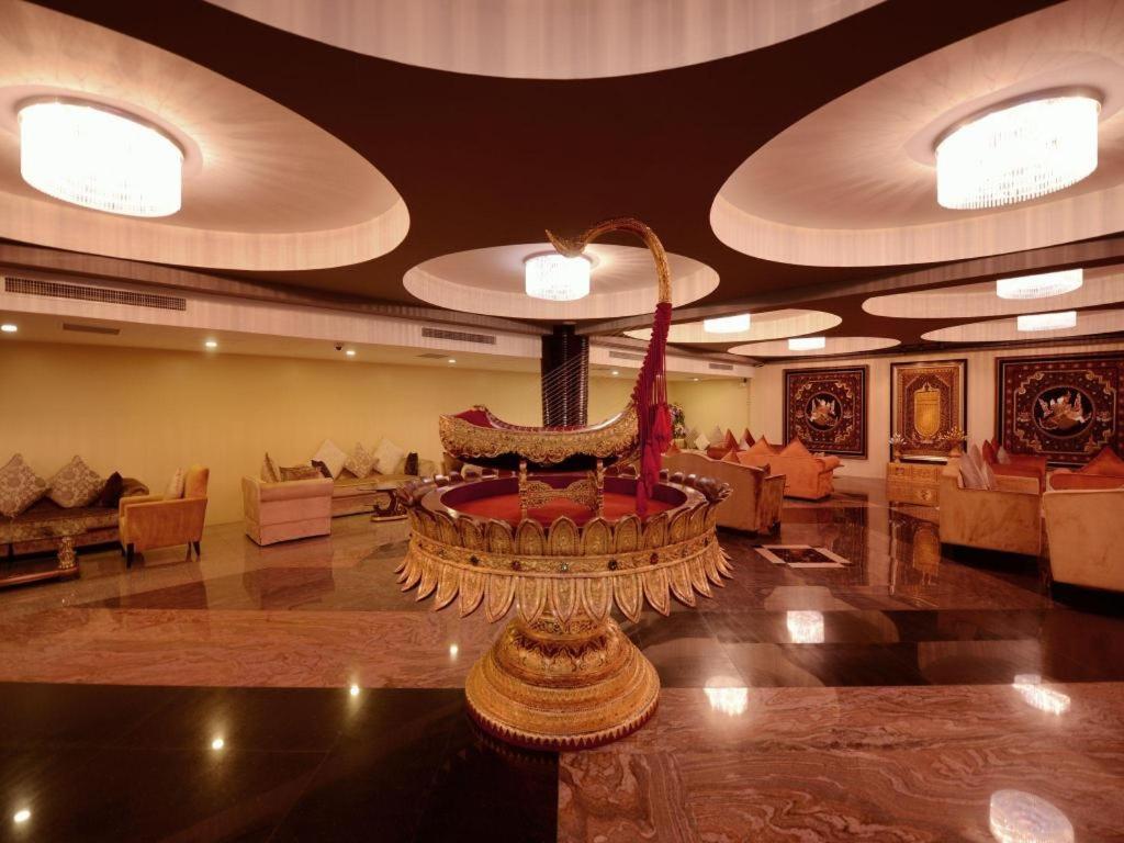 Taw Win Garden Hotel Yangon Exteriör bild