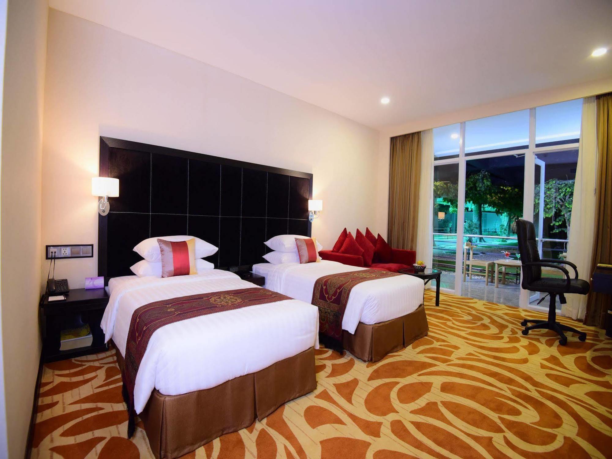Taw Win Garden Hotel Yangon Exteriör bild