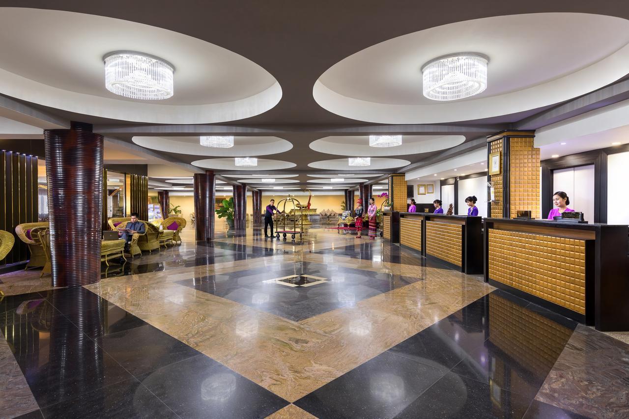 Taw Win Garden Hotel Yangon Exteriör bild