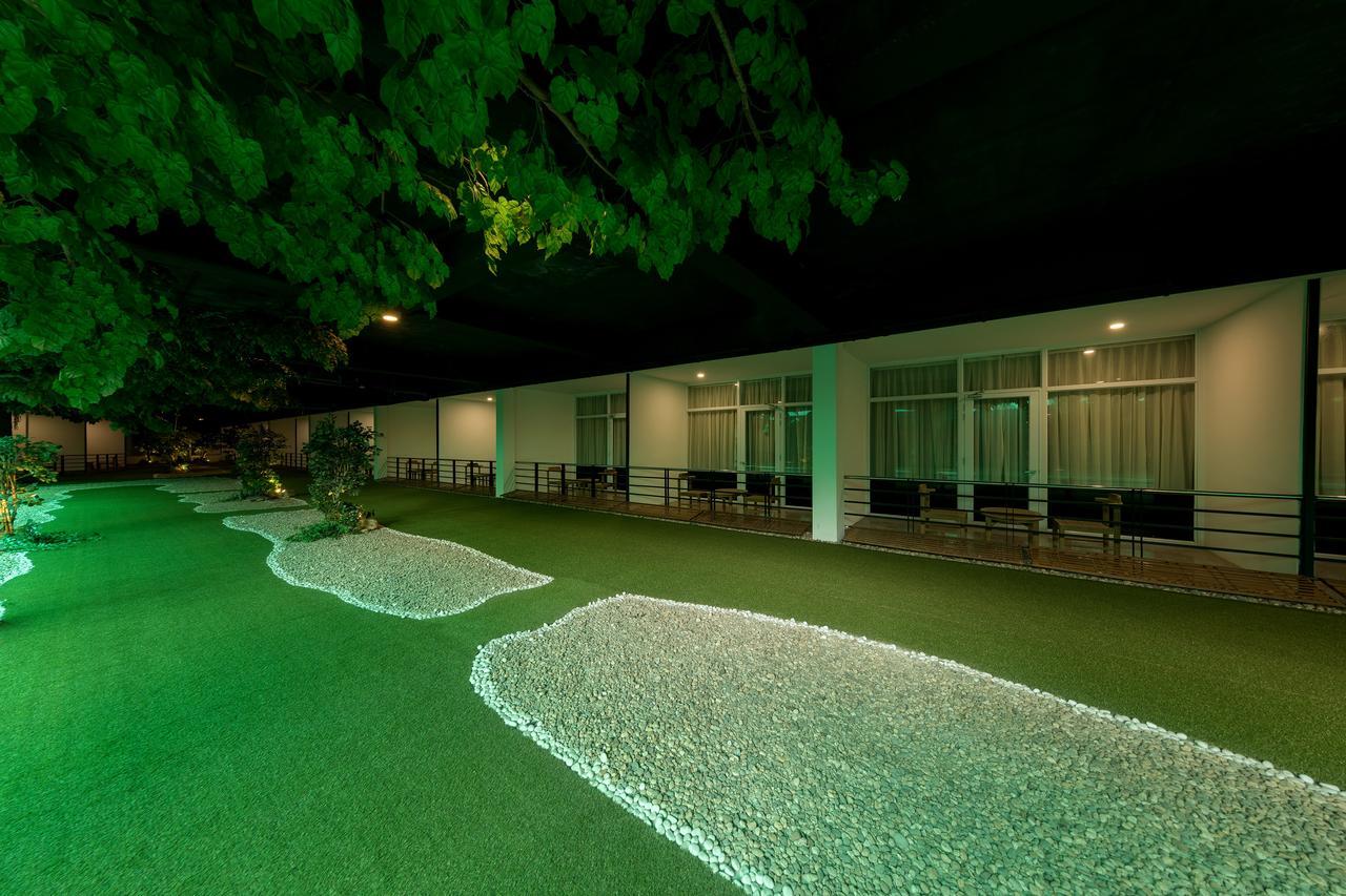 Taw Win Garden Hotel Yangon Exteriör bild