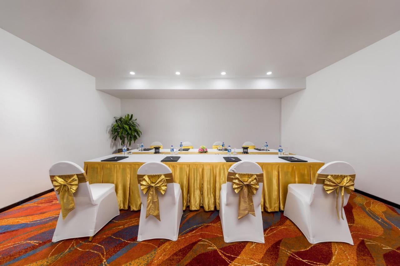 Taw Win Garden Hotel Yangon Exteriör bild